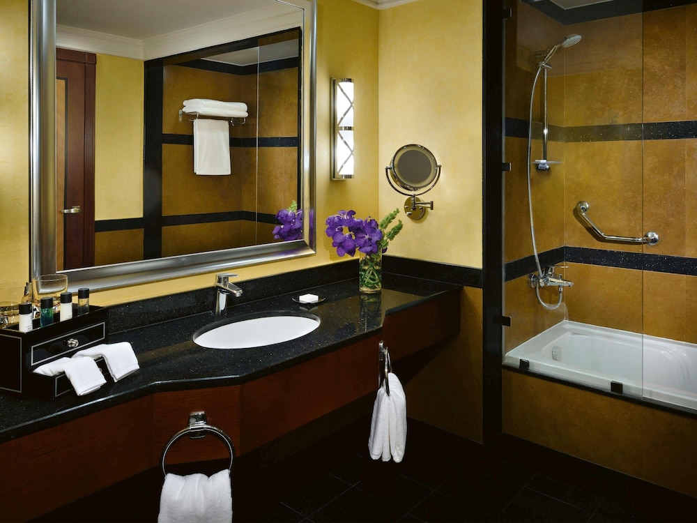 Habitación superior con 2 camas individuales, 2 camas individuales del hotel Mövenpick City Star Jeddah. Foto 5