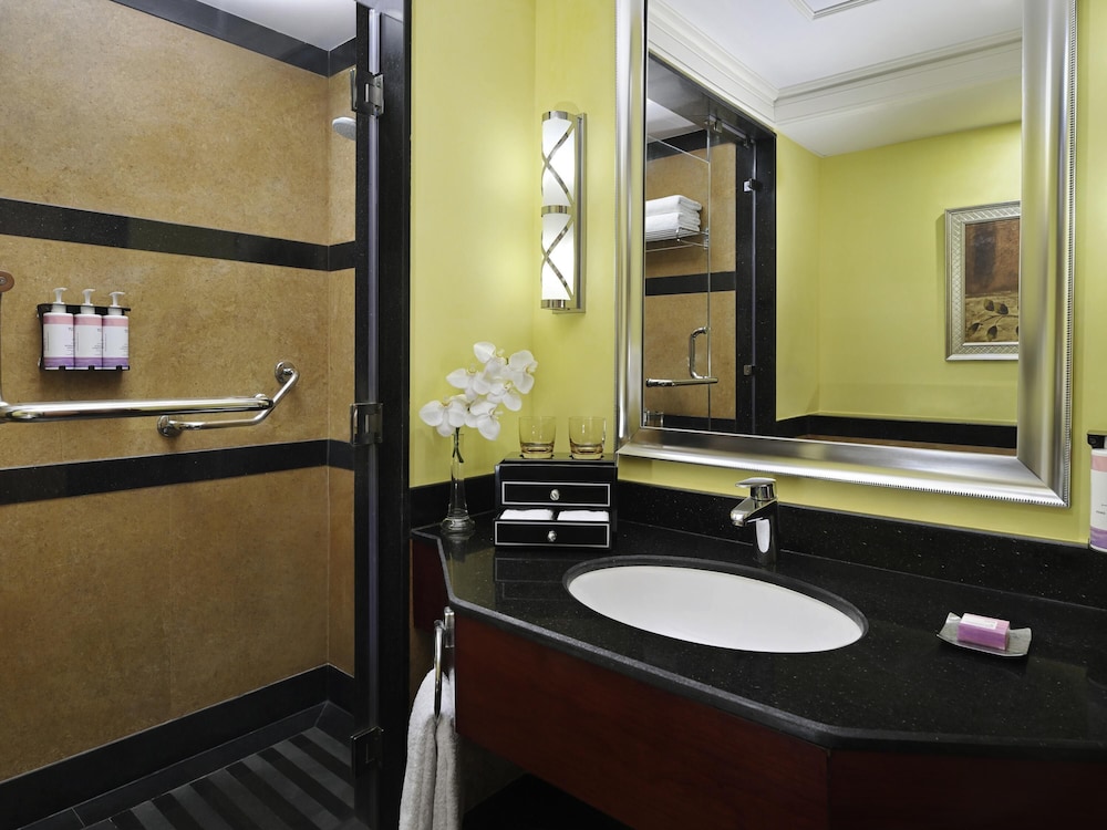 Habitación superior con 2 camas individuales, 2 camas individuales del hotel Mövenpick City Star Jeddah. Foto 6
