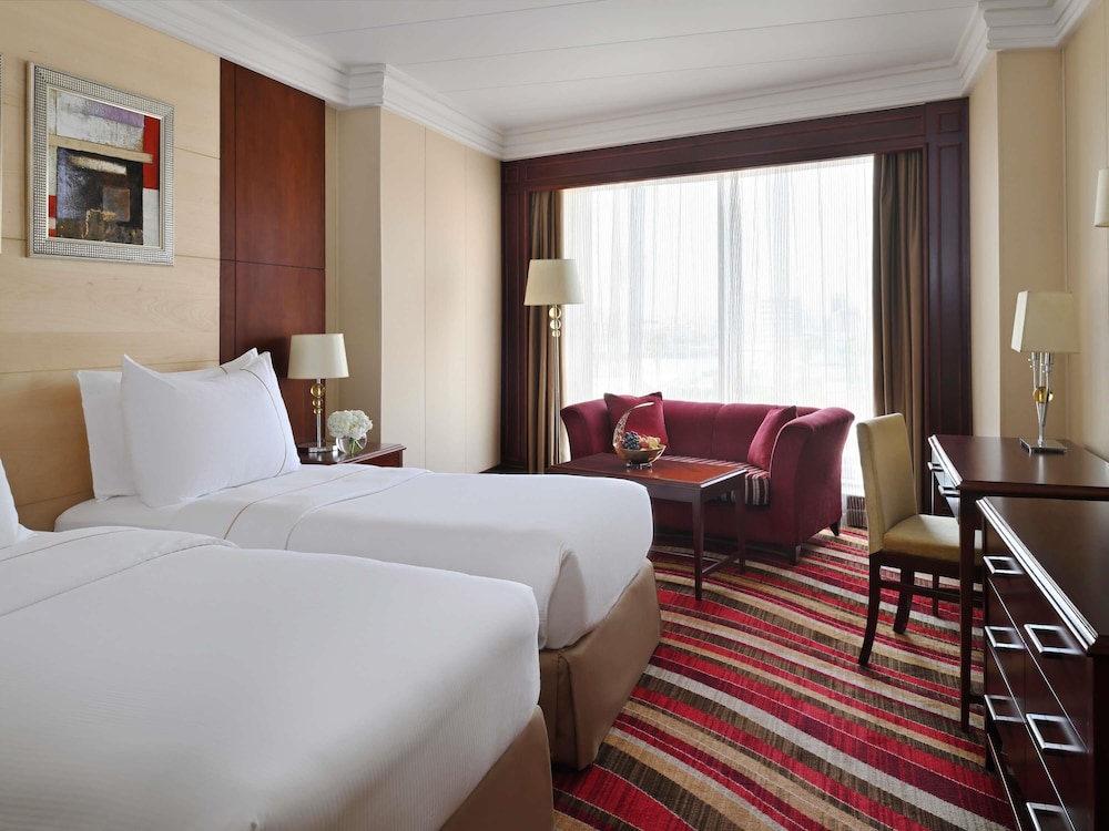 Habitación familiar, 2 camas dobles, habitaciones comunicadas del hotel Mövenpick City Star Jeddah. Foto 3