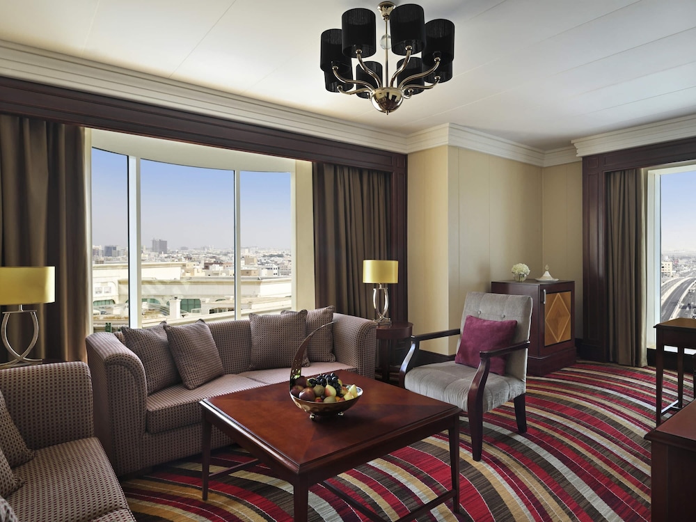 Habitación familiar, 2 camas dobles, habitaciones comunicadas del hotel Mövenpick City Star Jeddah. Foto 4