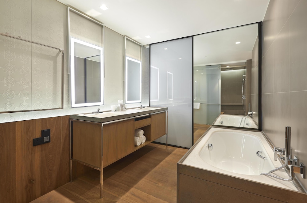Habitación Deluxe, 2 camas individuales (Runway View) del hotel Andaz Delhi - A Concept By Hyatt