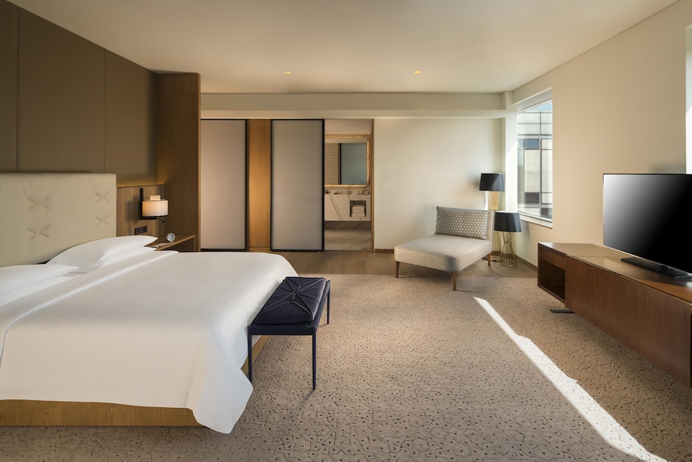 Suite, 1 cama de matrimonio grande (Andaz) del hotel Andaz Delhi - A Concept By Hyatt. Foto 3
