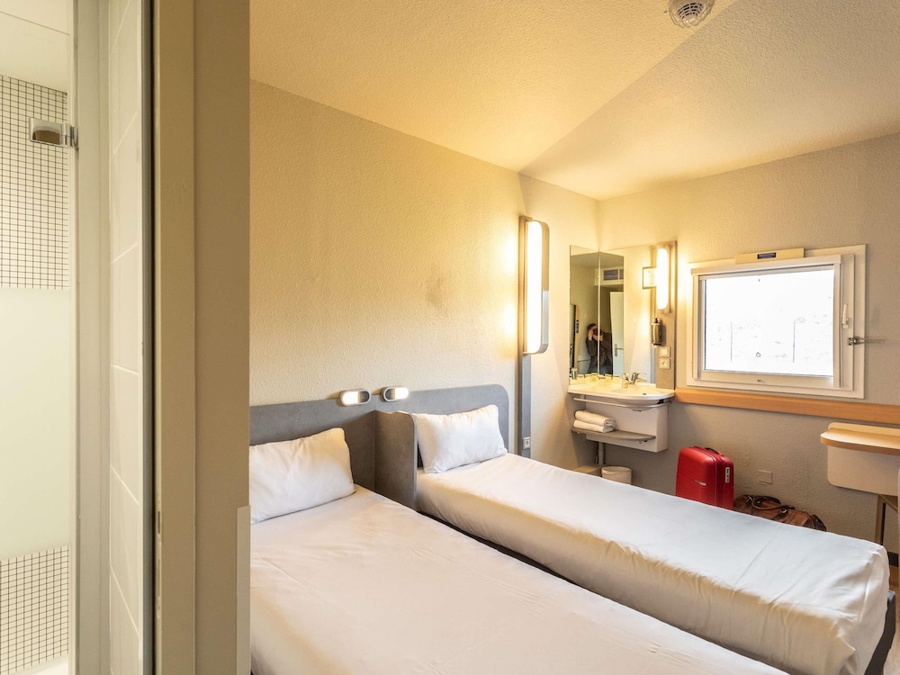 TWIN - Habitación con dos camas individuales para hasta 2 personas del hotel Ibis Budget Bourges