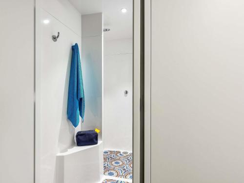 Habitación Tandem para un máximo de 2 viajeros. #ontheroad basics del hotel Hotelf1 Antibes Sophia Antipolis. Foto 4