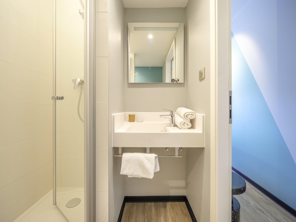 Habitación Estándar con 1 cama doble del hotel Ibis Budget Forbach Centre. Foto 3