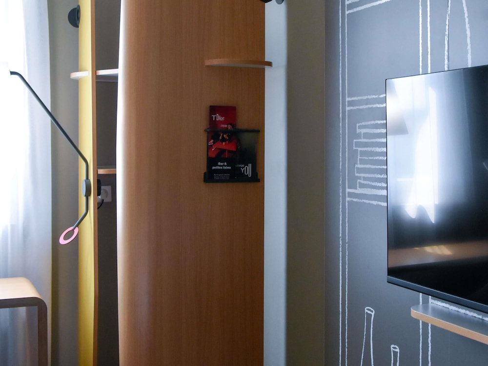 Habitación estándar con 2 camas individuales del hotel Ibis Sens. Foto 7