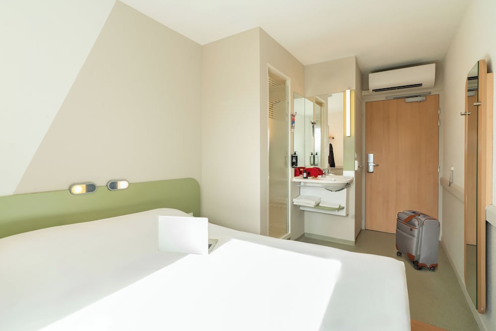 Habitación doble 1 Cama doble del hotel Ibis Budget Tours Nord. Foto 3