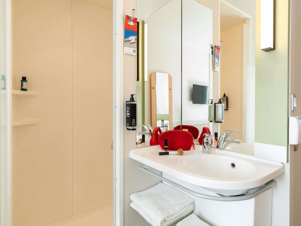 Habitación doble 1 Cama doble del hotel Ibis Budget Tours Nord. Foto 6