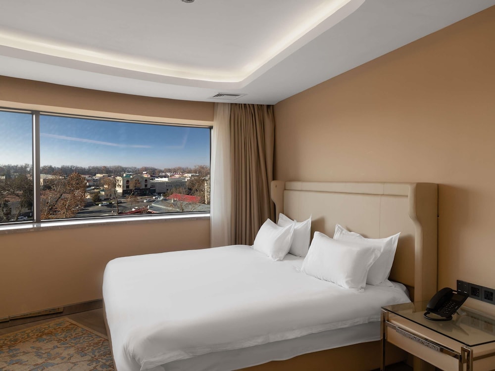 Suite familiar, 2 habitaciones (2 Double beds) del hotel Mövenpick Samarkand. Foto 3