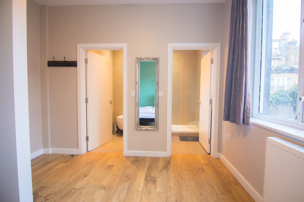 Double Room, 1 Double Bed, Private Bathroom del hotel Wombat's City Hostel London. Foto 3