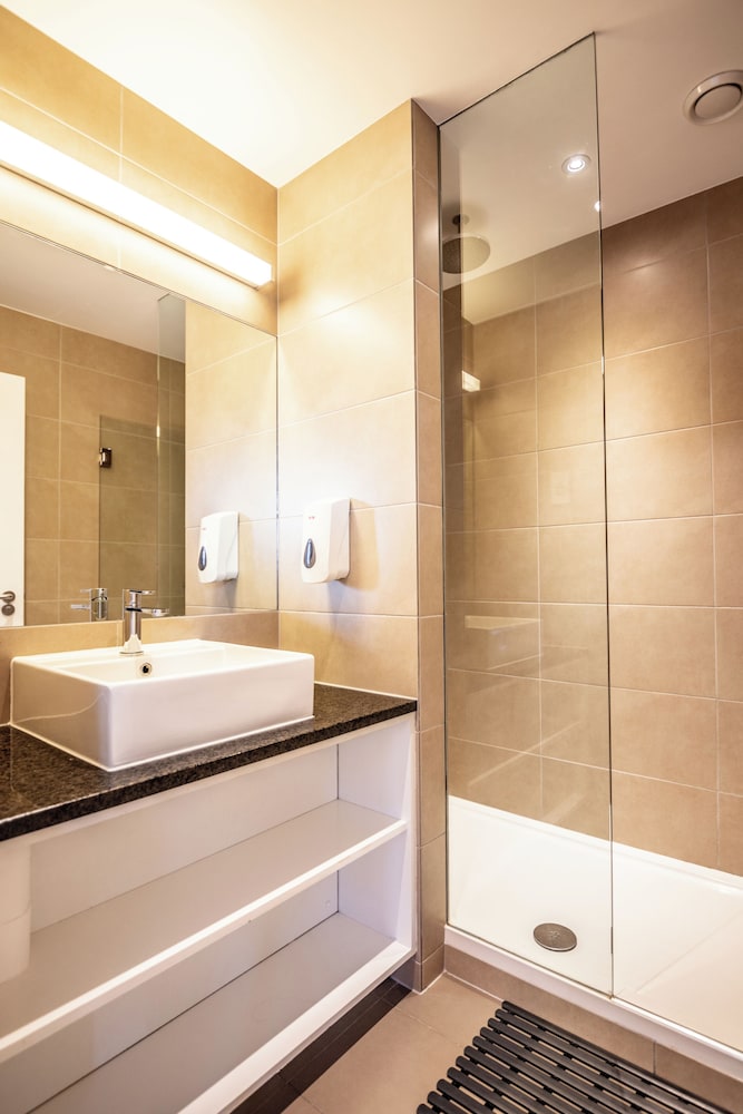 Double Room, 1 Double Bed, Private Bathroom del hotel Wombat's City Hostel London. Foto 5
