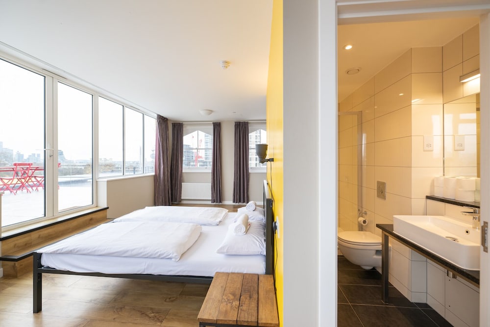 Private 4 - Bed Room with Rooftop Terrace del hotel Wombat's City Hostel London. Foto 3