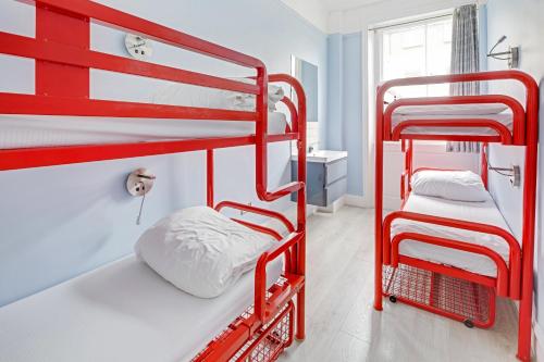 Bed in 4 - Bed Female Dormitory Room Shared Bathroom (18–40 years) del hotel Astor Kensington