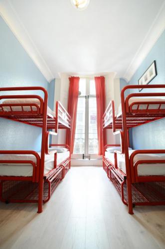 Bed in 4 - Bed Female Dormitory Room Shared Bathroom (18–40 years) del hotel Astor Kensington. Foto 3
