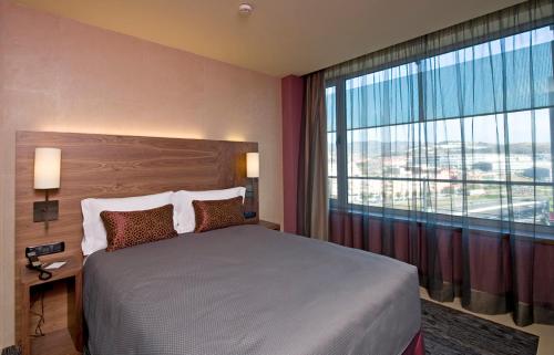 Habitación - 1 o 2 camas del hotel Badalona Tower. Foto 5