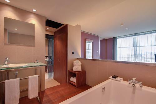Suite Junior del hotel Badalona Tower. Foto 3
