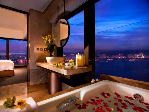 Suite Executive con vistas al puerto - 1 cama extragrande o 2 individuales del hotel Harbour Grand Hong Kong