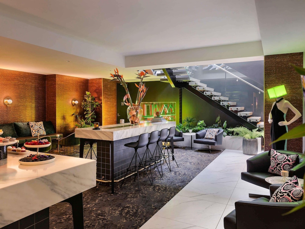 ATELIER SUITE, Acceso Club Signature, 1 Cama King del hotel So/ Auckland. Foto 2