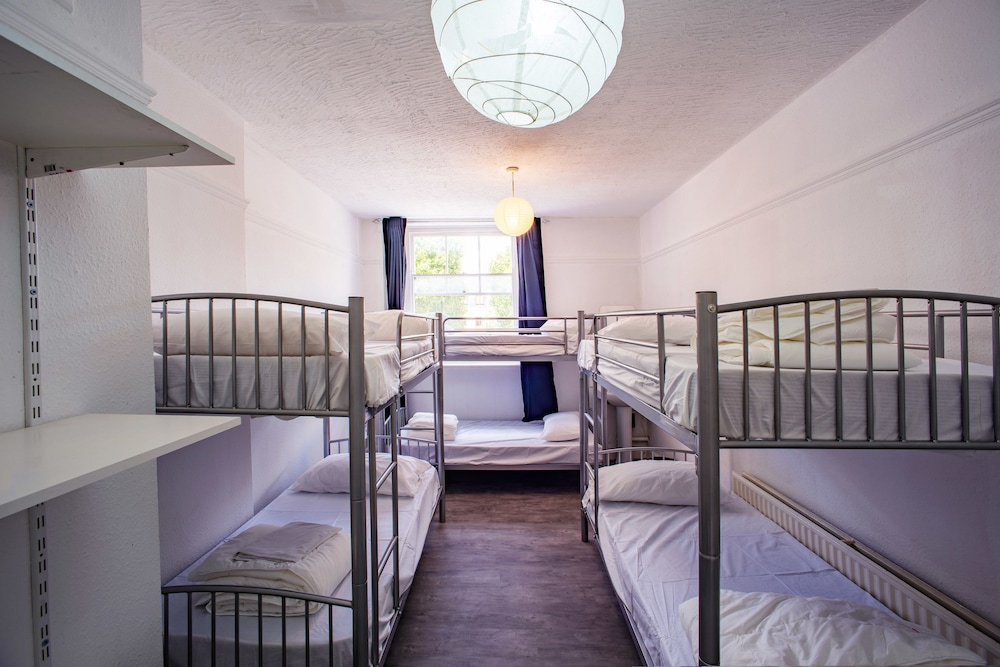 Dormitorio compartido, dormitorio mixto, baño compartido (6 - Beds Dorm with Shared Bathroom) del hotel Mile End Beds - Hostel