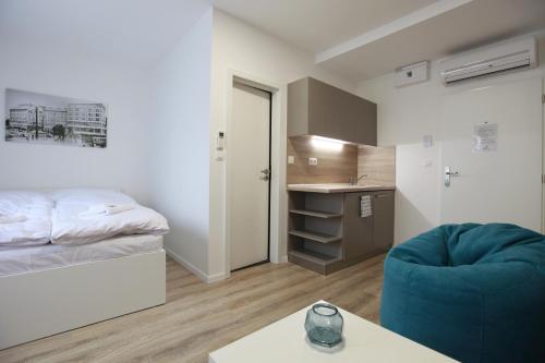 Apartamento Con Cocina 1 habitación Sofá Cama incluido 1 Cama doble del hotel City Center Best Place Apartments. Foto 10