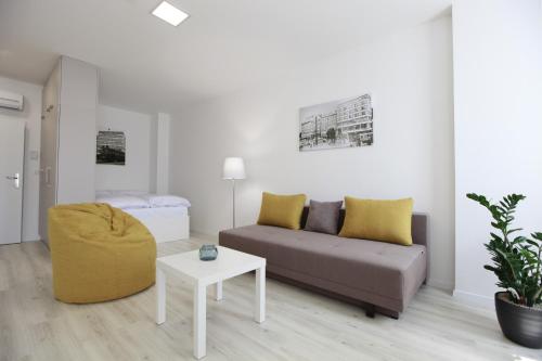 Apartamento Con Cocina 1 habitación Sofá Cama incluido 1 Cama doble del hotel City Center Best Place Apartments. Foto 13