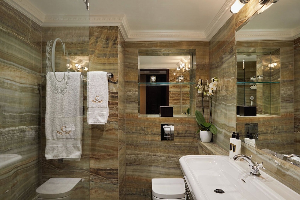 Habitación clásica doble del hotel The Chesterfield Mayfair. Foto 1