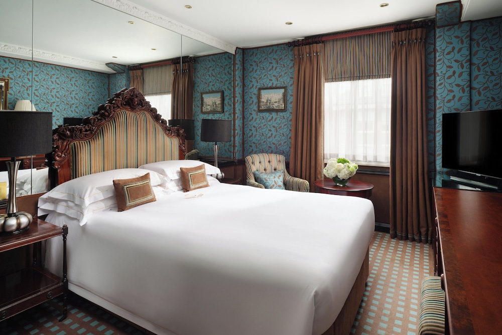 Habitación clásica doble del hotel The Chesterfield Mayfair. Foto 1