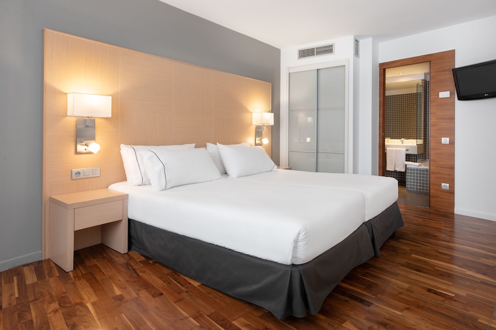 Habitación Deluxe doble del hotel Eurostars Marques De Vallejo. Foto 4