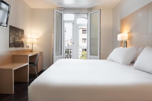 Habitación Deluxe del hotel Eurostars Marques De Vallejo. Foto 6