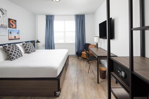 Habitación Deluxe con cama extragrande del hotel Generator Miami