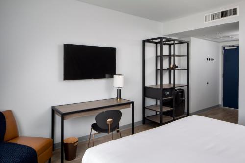 Habitación Deluxe con vistas a la ciudad - 1 cama extragrande del hotel Rendale Miami Beach. Foto 1