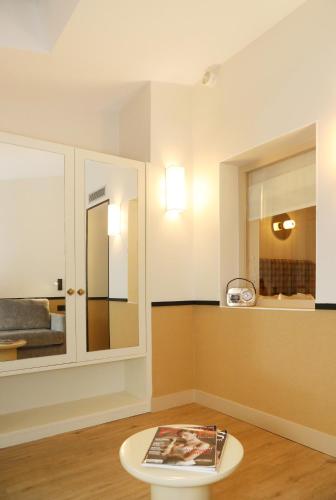 Spa Bath Suite with Terrace del hotel Five Boutique Paris Quartier Latin. Foto 5