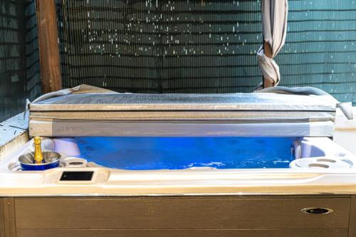 Spa Bath Suite with Terrace del hotel Five Boutique Paris Quartier Latin. Foto 11