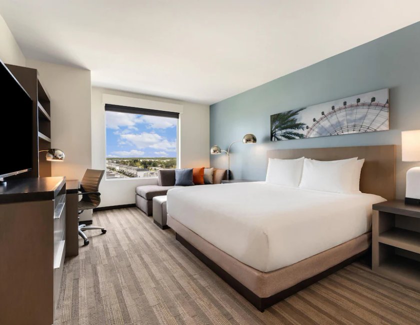 Suite estudio, 1 cama de matrimonio grande con sofá cama del hotel Hyatt House Orlando International Drive. Foto 4
