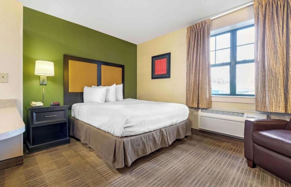 Habitación, 1 cama de matrimonio, no fumadores, cocina del hotel Studio 6 Corporate Extended Stay Rochester Henrietta NY. Foto 6