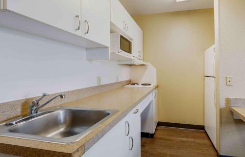 Estudio con cama grande - No fumadores del hotel Extended Stay America Suites Syracuse Dewitt. Foto 3