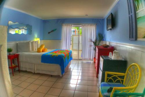 Habitación adaptada para personas con movilidad reducida - Cama grande del hotel Ibis Bay Beach Resort. Foto 2