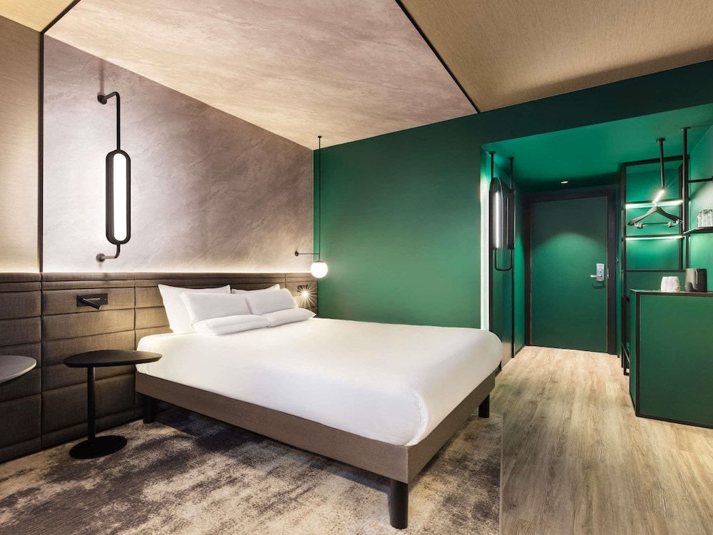 Habitación Deluxe, 1 cama de matrimonio con sofá cama del hotel Novotel London Paddington. Foto 1