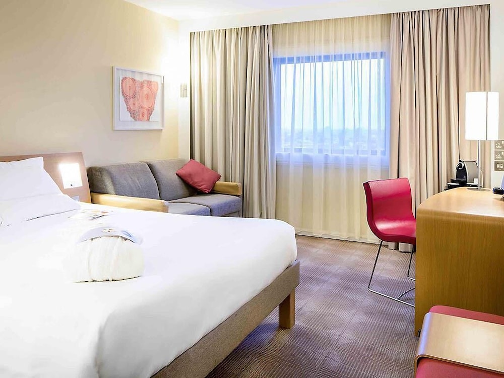 Habitación ejecutiva, 1 cama de matrimonio con sofá cama del hotel Novotel London Paddington. Foto 3