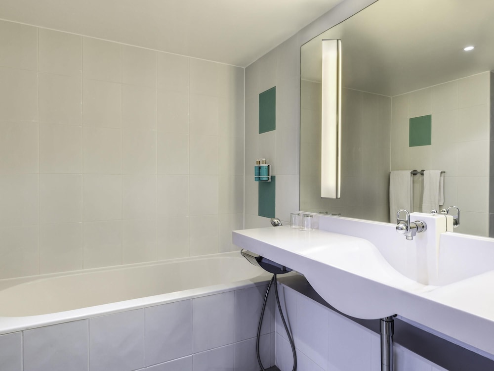 Habitación superior, 2 camas individuales del hotel Novotel London Paddington. Foto 6