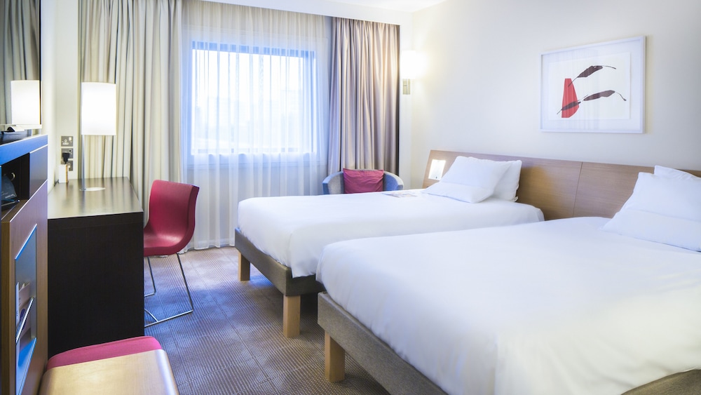 Habitación superior, 2 camas individuales del hotel Novotel London Paddington. Foto 8