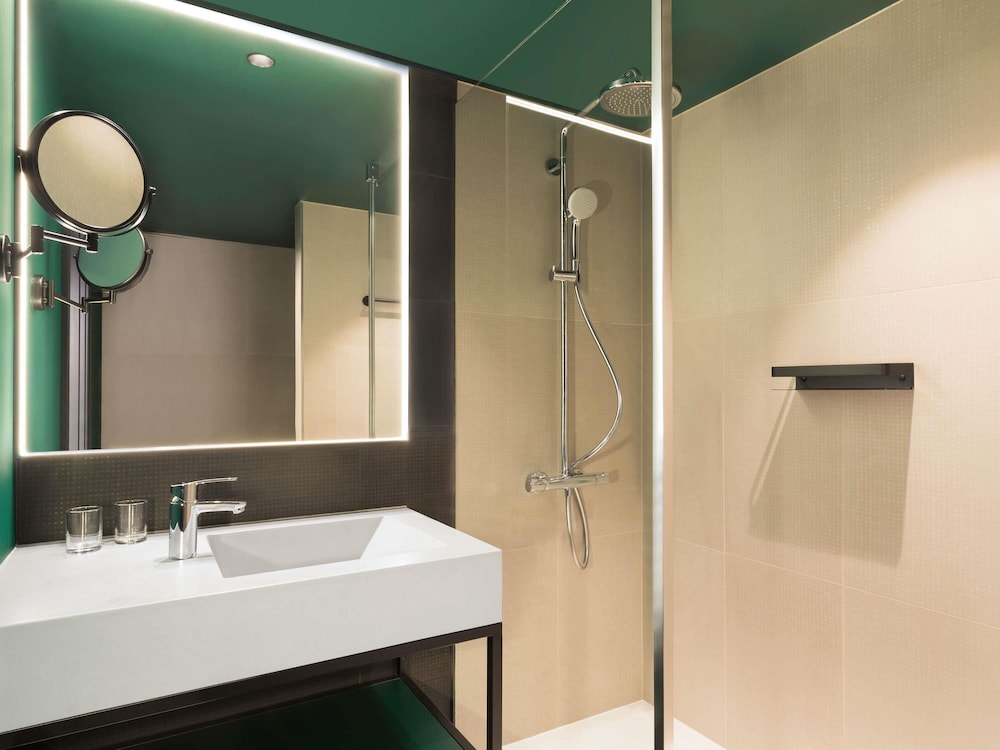 Habitación Deluxe, 1 cama de matrimonio con sofá cama del hotel Novotel London Paddington. Foto 5