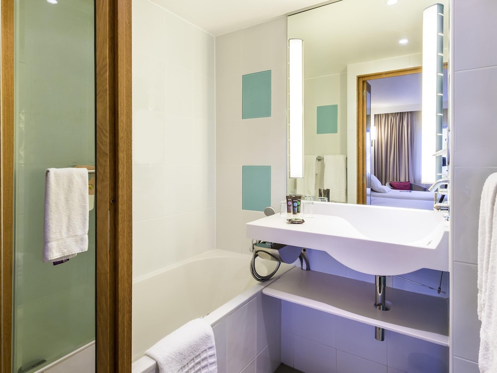 Habitación ejecutiva, 1 cama de matrimonio con sofá cama del hotel Novotel London Paddington. Foto 12