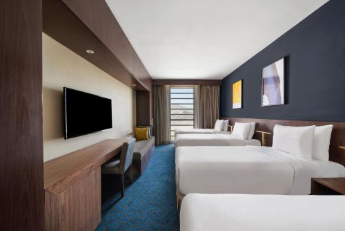 Habitación Cuádruple Deluxe del hotel Voco Makkah. Foto 2