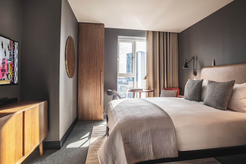 Estudio 1 Cama king Vista ciudad kitchenette del hotel The Gate. Foto 1