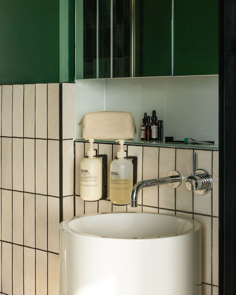 Estudio 1 Cama king Vista ciudad kitchenette del hotel The Gate. Foto 6