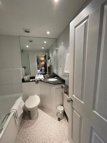 Habitación Triple Estándar del hotel Shandon. Foto 7