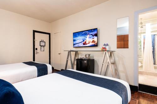Alojamiento Doble Estándar del hotel Chesterfield Hotel y Suites. Foto 1