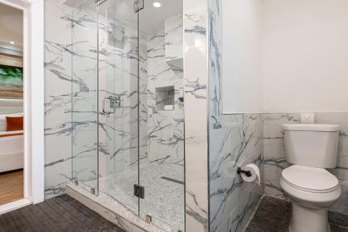 Deluxe Double Queen Jr Suite del hotel Chesterfield Hotel y Suites. Foto 4