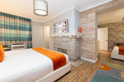 Deluxe Double Queen Jr Suite del hotel Chesterfield Hotel y Suites. Foto 5